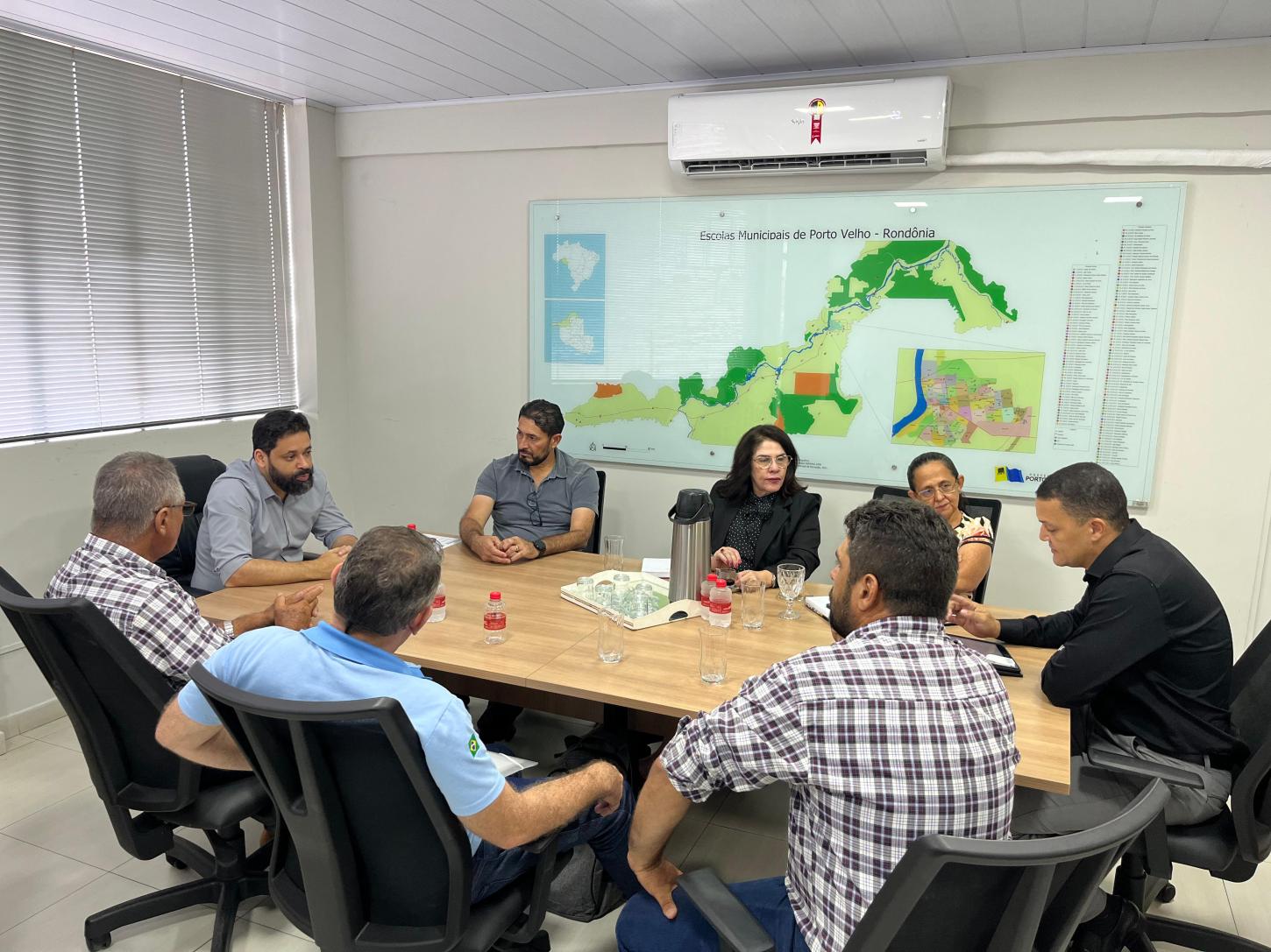 Vereador Márcio Pacele debate melhorias para a educação nos distritos da Ponta do Abunã
