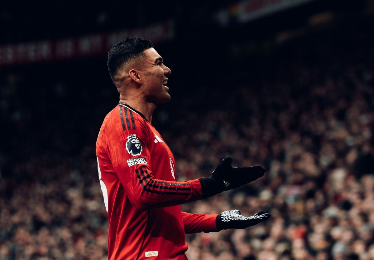 Brasileiros brilham, e United vence Fulham em jogos de cinco gols