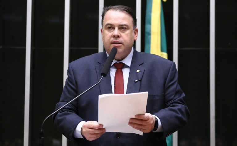 Câmara aprova projeto que cria a Universidade Federal do Esporte; acompanhe