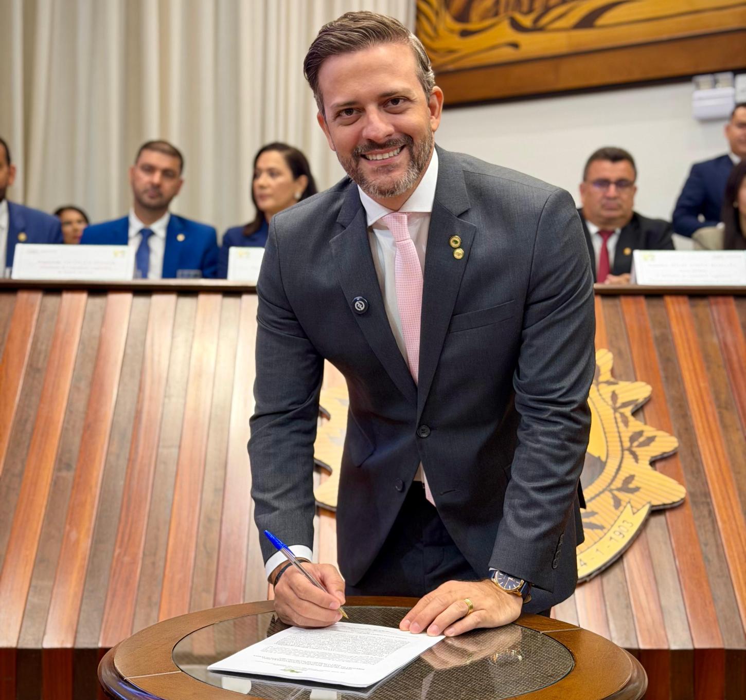 Deputado Delegado Lucas assume vice-presidência do Parlamento Amazônico