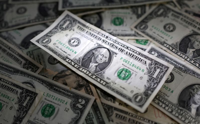 Dólar abre em queda com mercado à espera de balanço da Nvidia