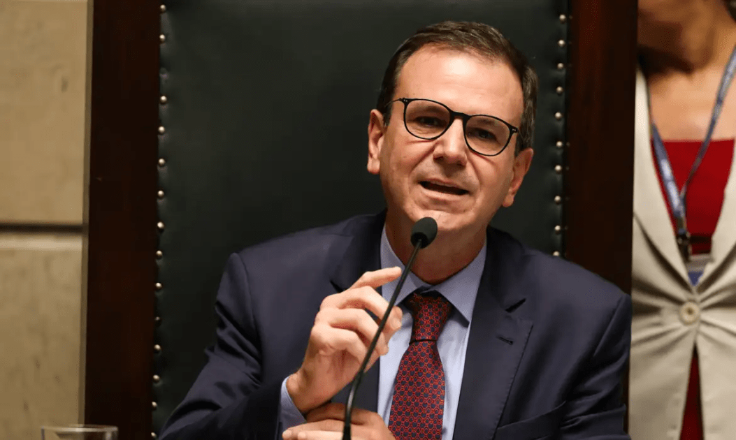 Eduardo Paes anuncia que deixa a prefeitura do RJ dia 20 e março