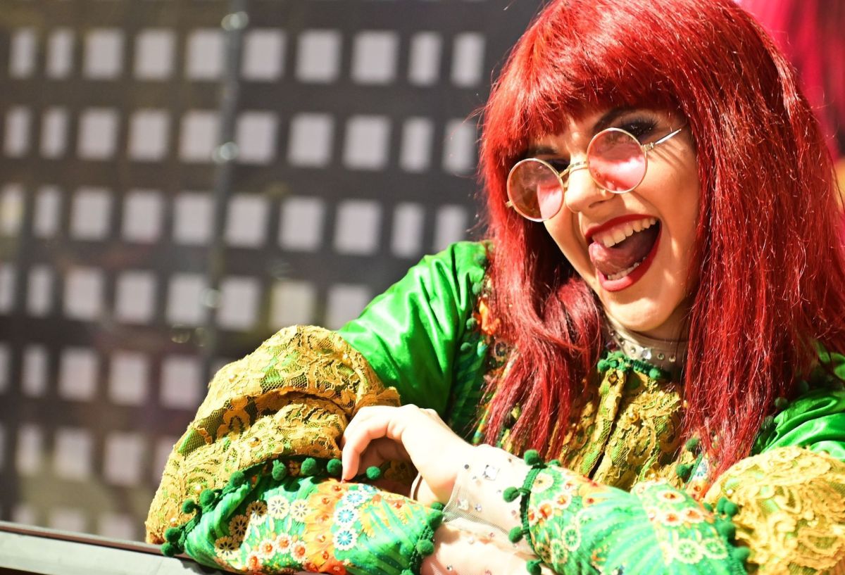 Em sua estreia, Pâmela Philigret leva essência de Rita Lee à Sapucaí