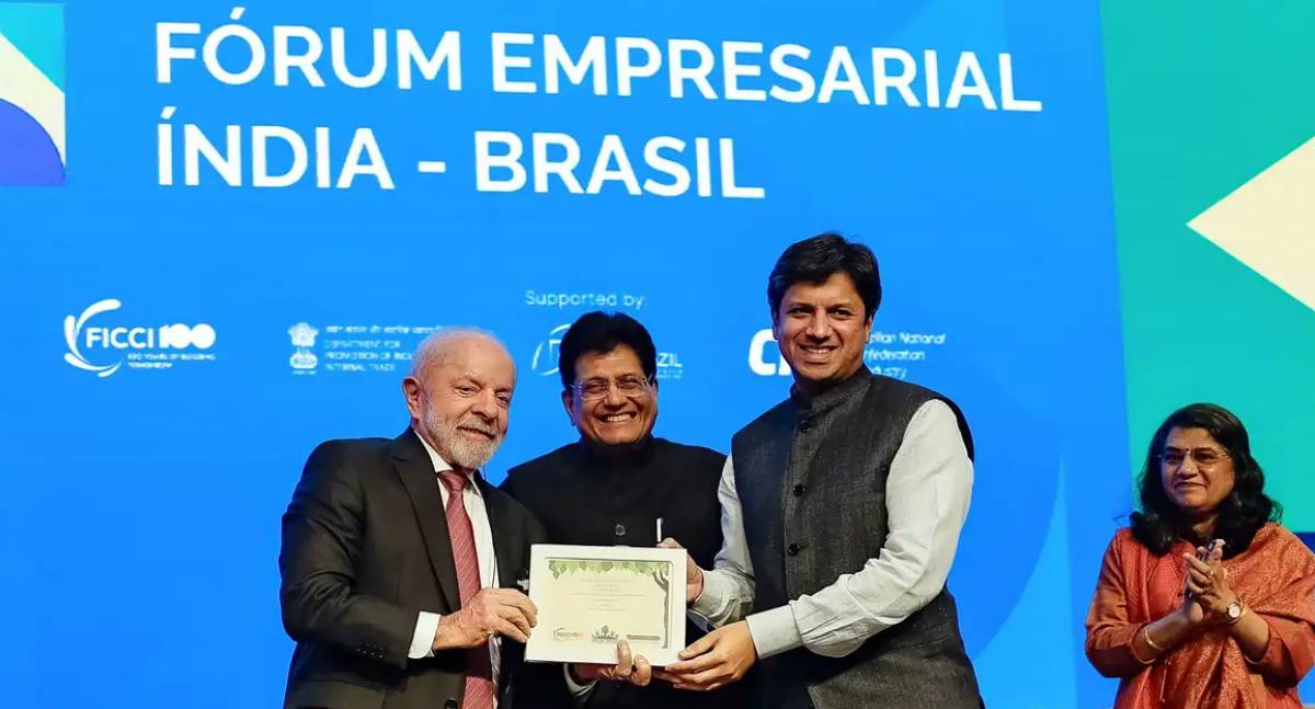 Embraer e Adani assinam acordo para linha de montagem de jatos na Índia