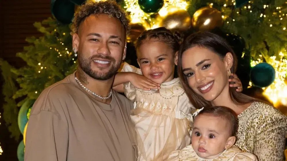 Esposa de Neymar se pronuncia após filhas serem atacadas nas redes sociais