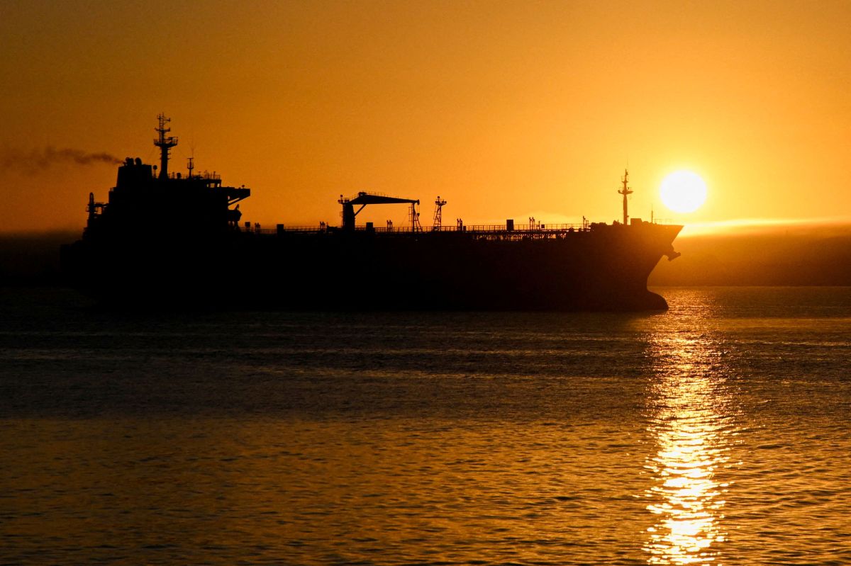 EUA permitirão revenda de petróleo venezuelano a Cuba, diz Tesouro
