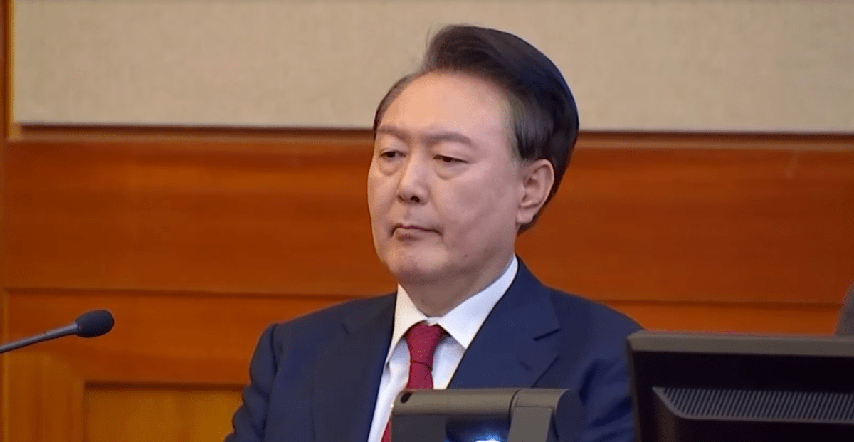 Ex-presidente sul-coreano é condenado à prisão perpétua por insurreição