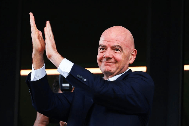 Gianni Infantino avalia fim da suspensão da Fifa à Rússia