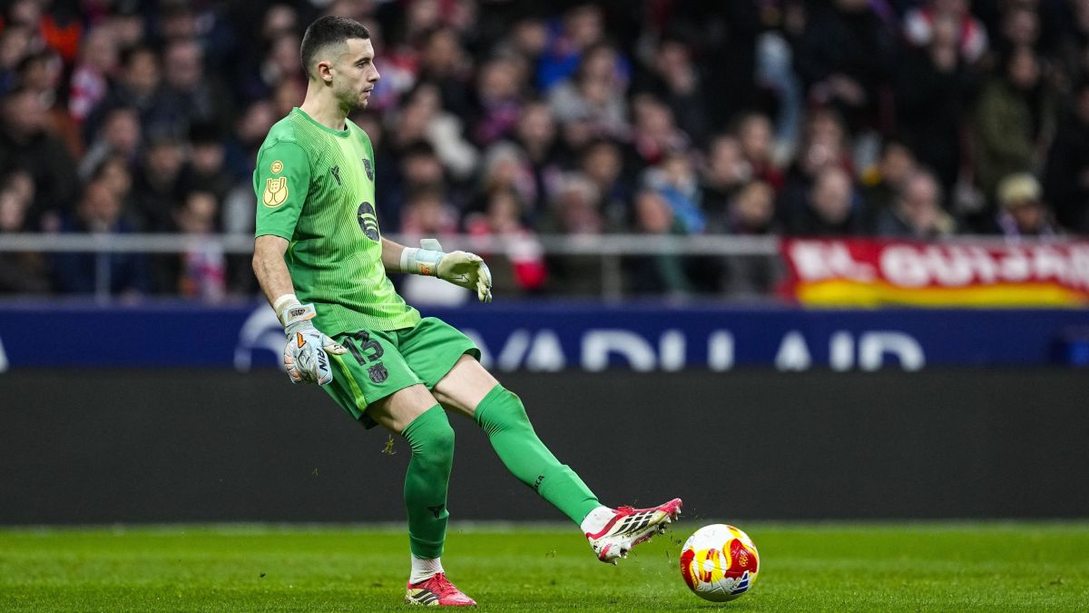 Goleiro do Barcelona comete falha “bizarra” em jogo da Copa do Rei; veja