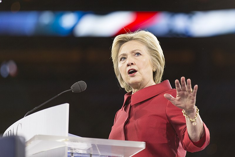 Hillary Clinton depõe sobre o caso Epstein nesta quinta-feira (26)