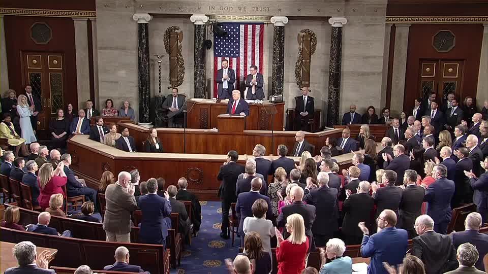 Irã diz que Trump repetiu “grandes mentiras” em discurso do Estado da União