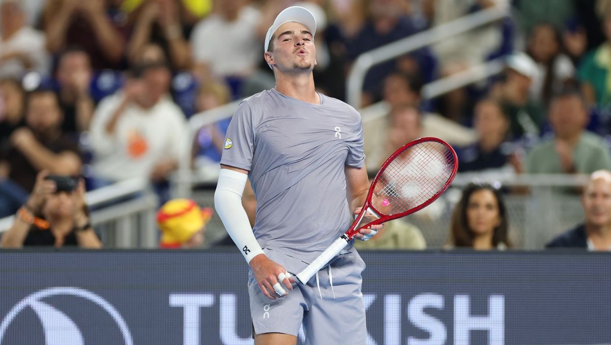 João Fonseca subirá no ranking após vitória de Medvedev em Dubai; entenda