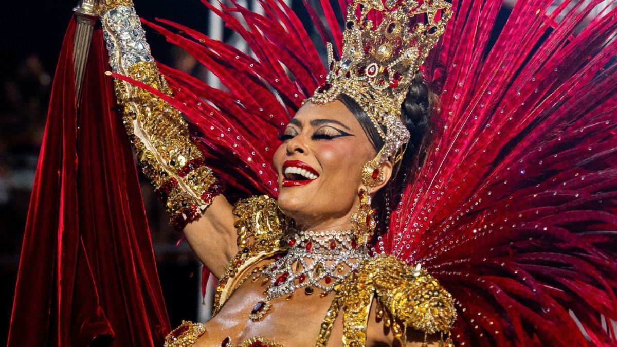 Juliana Paes celebra título da Viradouro no Desfile das Campeãs: “É nosso!”