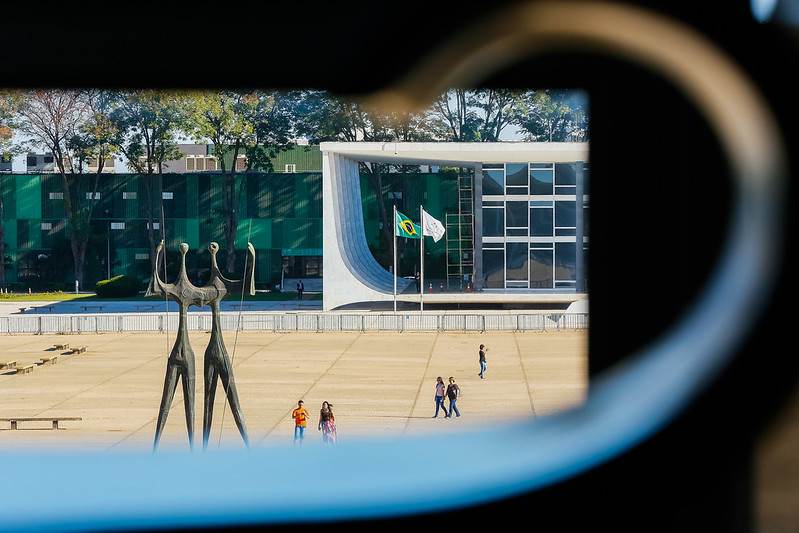 População vê “jogo sujo” no presidencialismo multipartidário, diz professor