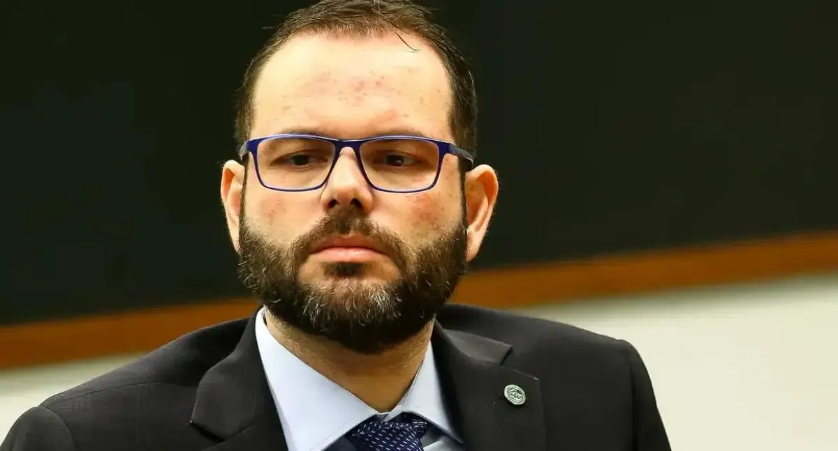 Relator no TSE se posiciona contra perda de mandato de Jorge Seif