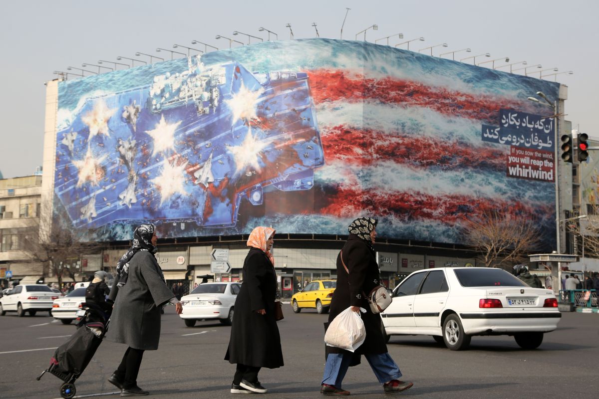 Reunião entre EUA e Irã é interrompida após três horas, diz agência