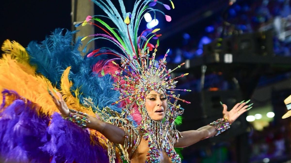 Sabrina Sato chora e não chega a tempo à Gaviões no Desfile das Campeãs