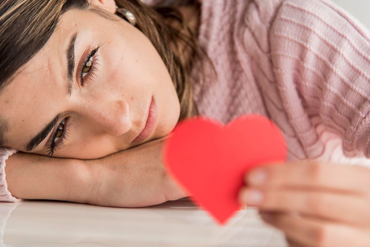 Sentir-se amado é o segredo da felicidade? Especialistas explicam a conexão
