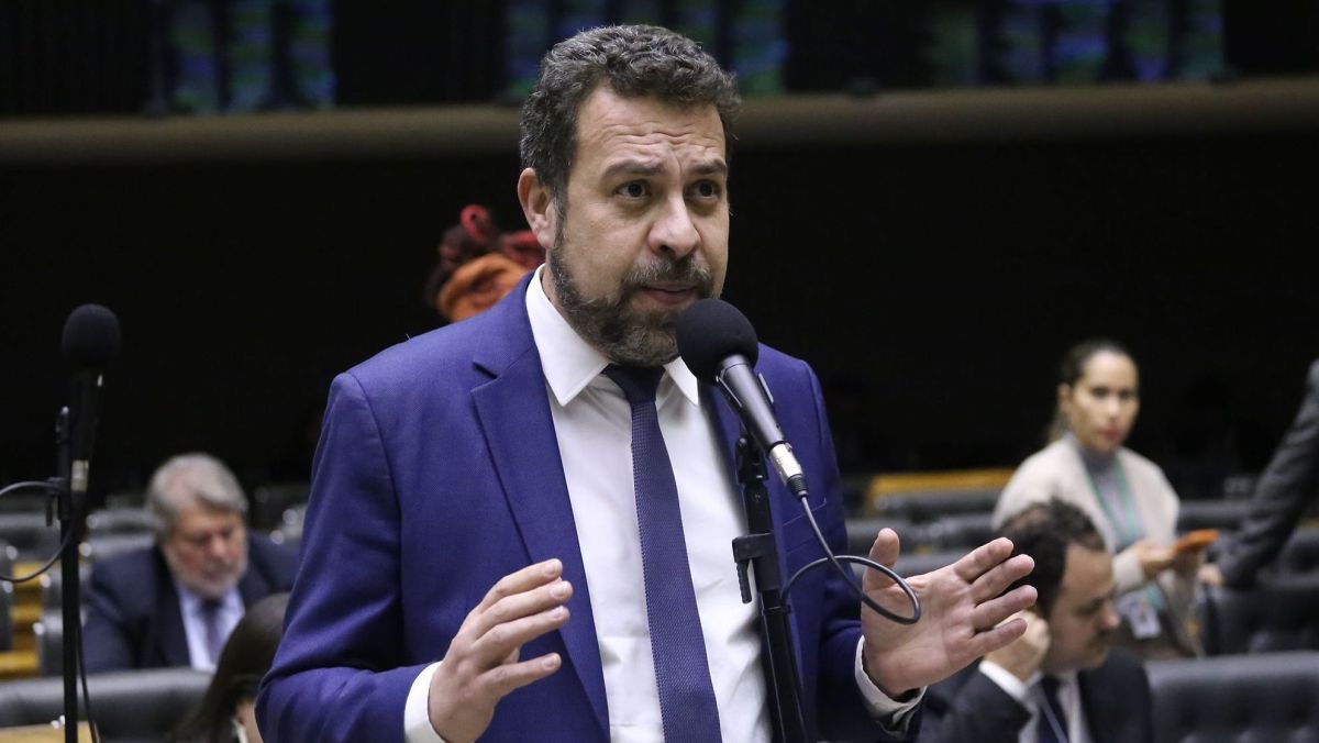 STF preservou democracia, mas não está acima do bem e do mal, diz Boulos