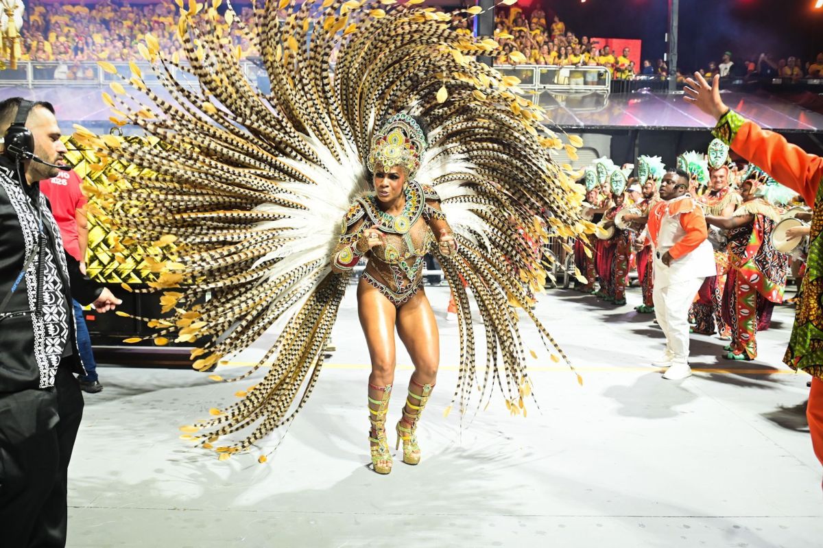 Valeska Reis sobre desfile após se tornar mãe: “Momento histórico para mim”