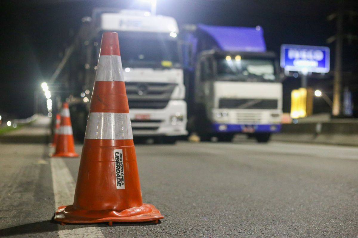 Análise: Governo consegue colocar “panos quentes” em greve de caminhoneiros