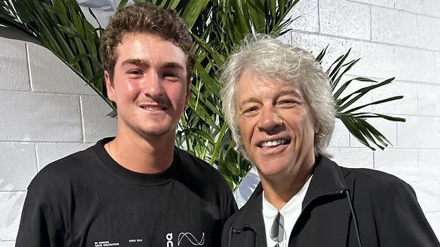 Antes de estreia no Miami Open, João Fonseca conhece astro do rock