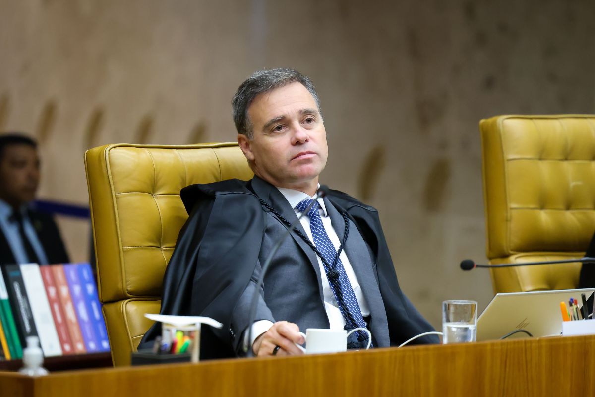 Após decisão de Mendonça, CPMI e PF negam vazamento no caso Vorcaro