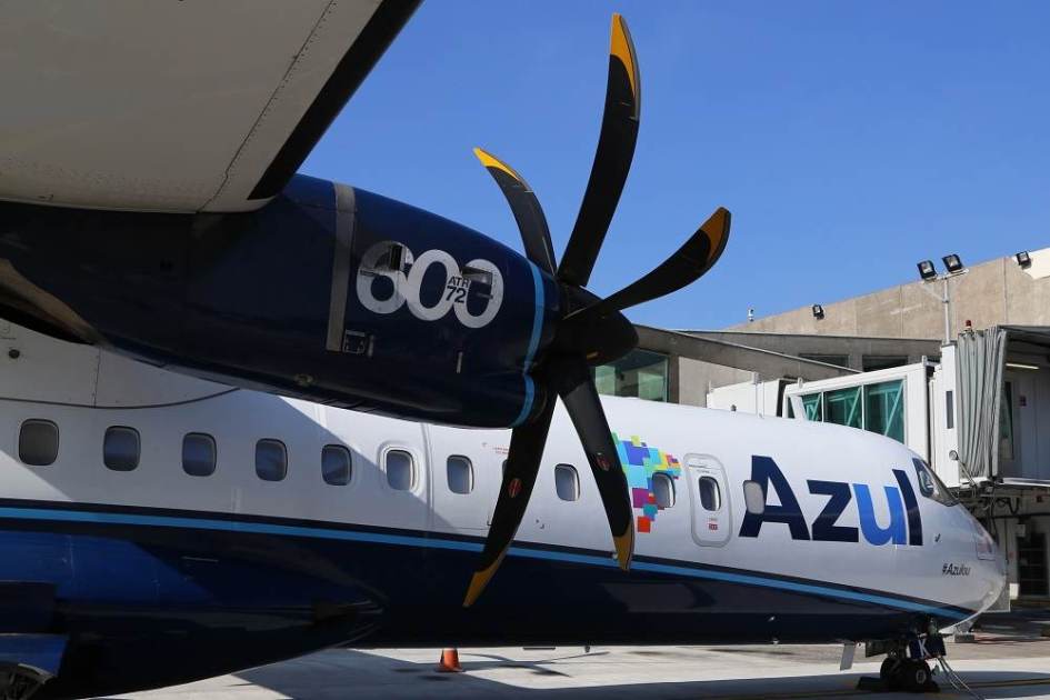 Azul reverte lucro e tem prejuízo líquido de R$ 425,5 milhões no 4º tri