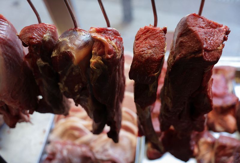 Com guerra, governo flexibiliza certificação para exportação de carnes