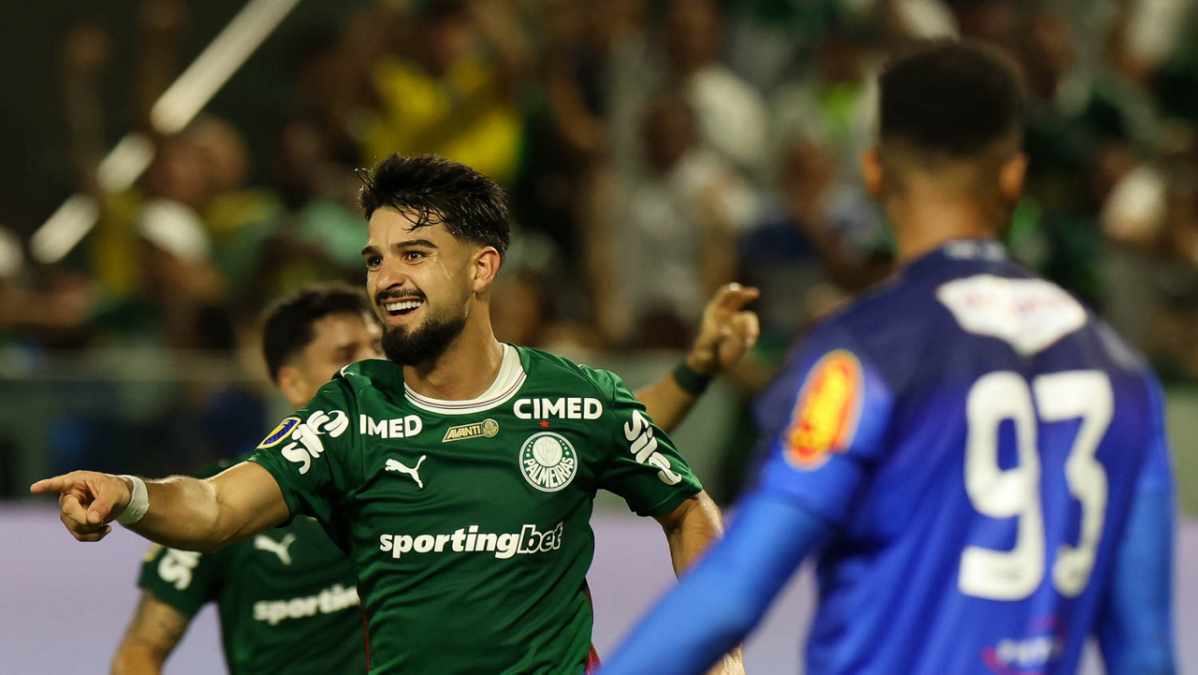Decisivo, Flaco López comenta expectativa por vaga na Copa: “Muito focado”