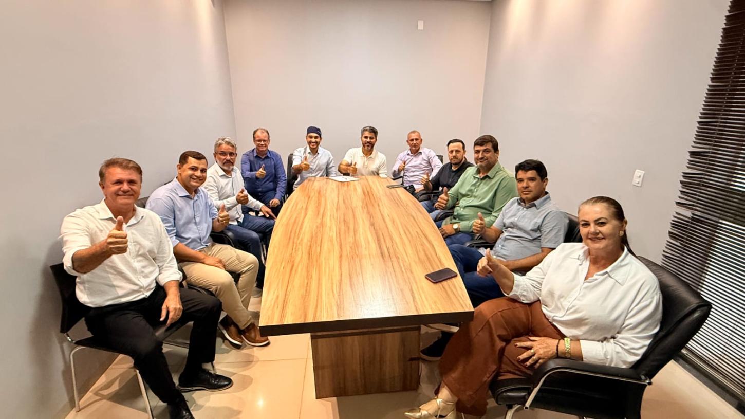 Delegado Flori abre mão de candidatura e declara apoio à Marcos Rogério