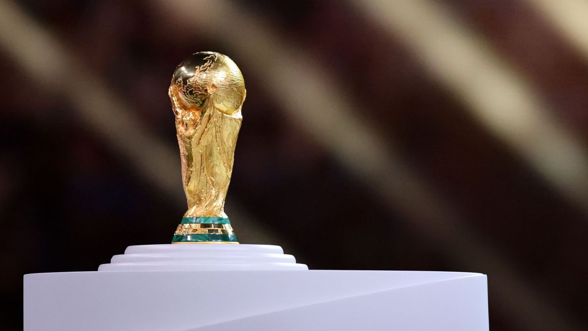 Diretor da Fifa diz que Copa é “grande demais” para ser adiada por guerra