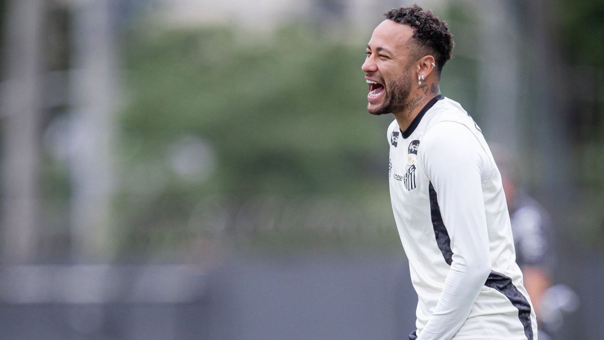 Em controle de carga, Neymar rebate matéria sobre pôquer: “Joguei online”