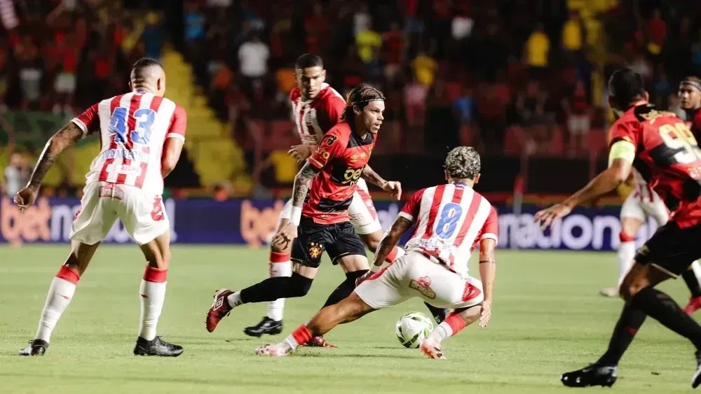 Em jogo maluco, Sport e Náutico empatam na ida da final do Pernambucano