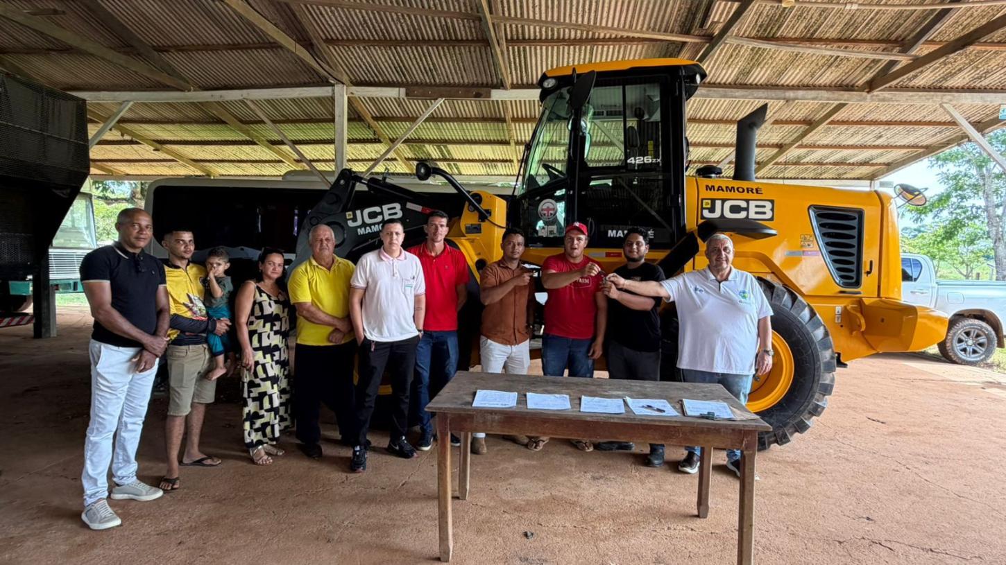 Emenda de Jean Oliveira garante pá carregadeira de R$ 800 mil para associação rural em São Miguel do Guaporé