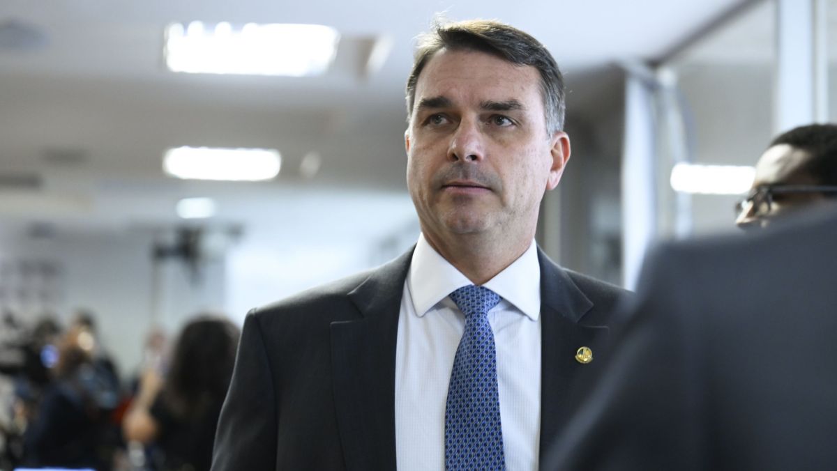 Flávio e outros pré-candidatos participam de ato organizado por Nikolas