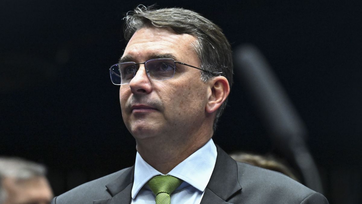 Flávio sobre Lula não ir ao Chile: “Não respeita quem pensa diferente”