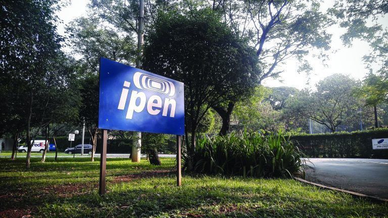 Incêndio atinge sala de controle de reator do Ipen em SP