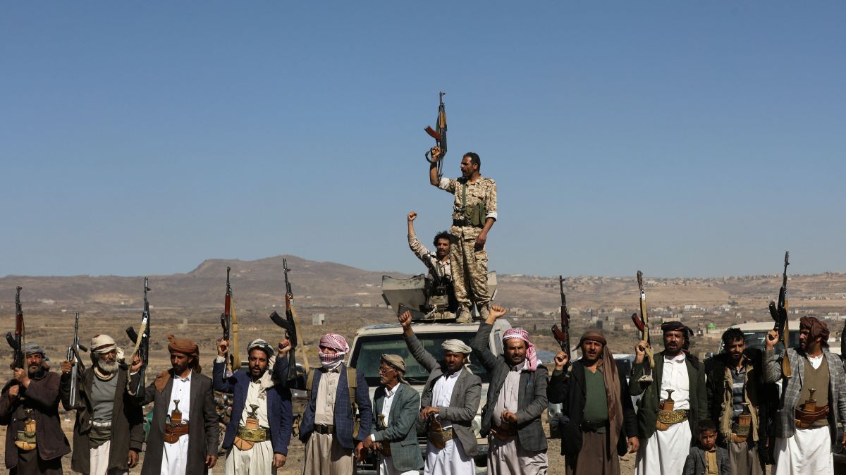 Israel detecta míssil do Iêmen após Houthis ameaçarem entrar na guerra