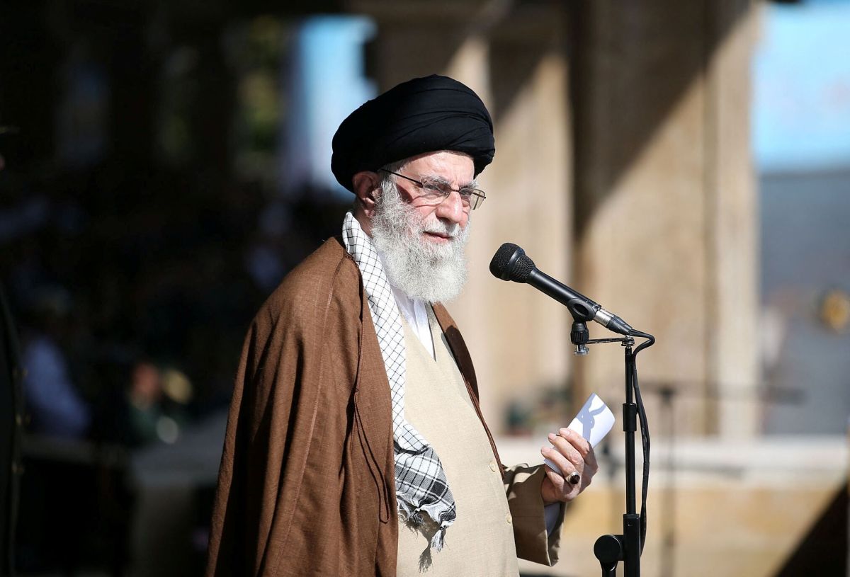 Israel diz que destruiu bunker militar subterrâneo de Ali Khamenei
