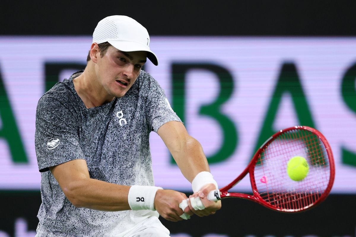 João Fonseca luta até o fim, mas Sinner vence nas oitavas de Indian Wells