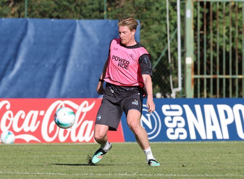 Kevin De Bruyne quer continuar no Napoli apesar do interesse da MLS