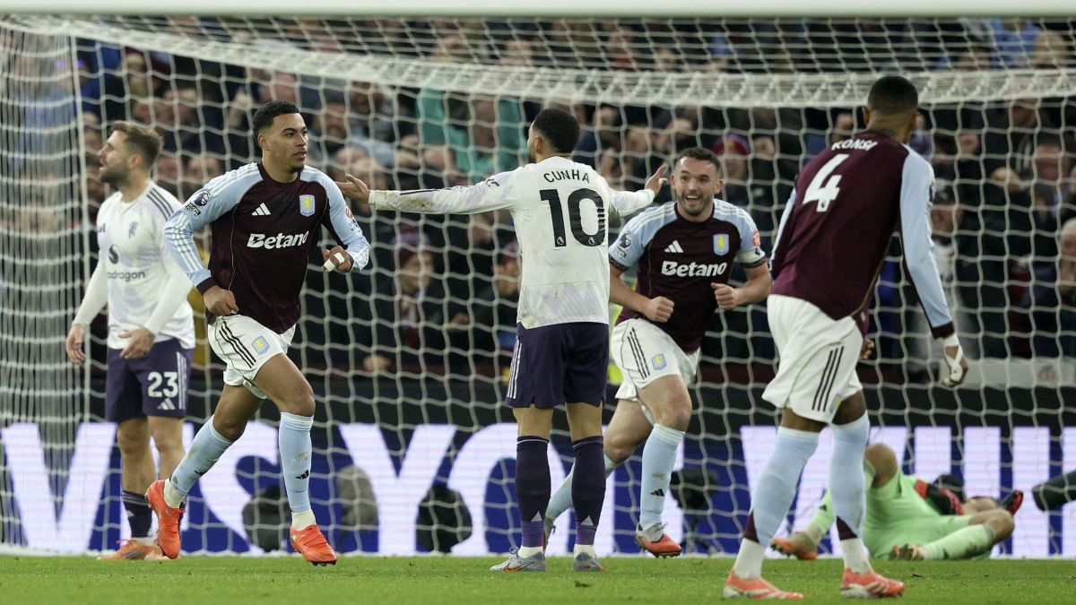 Manchester United enfrenta Aston Villa após perder invencibilidade