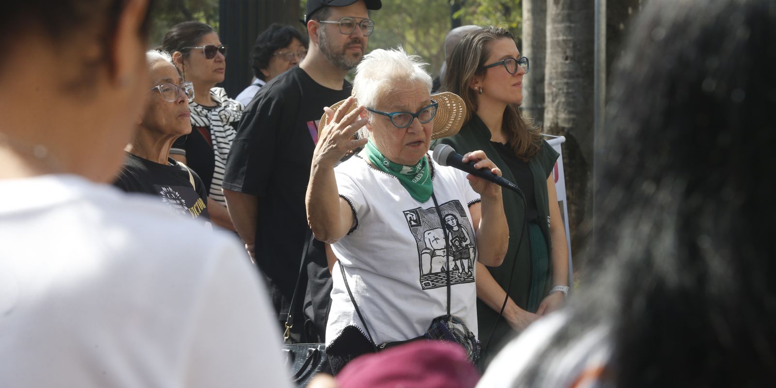 Mulheres estão perdendo o direito de ir e vir, diz Amelinha Teles