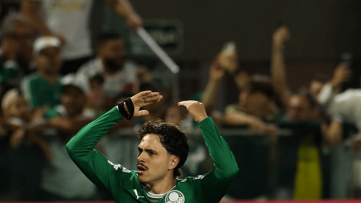 Paulistão: Com arbitragem polêmica, Palmeiras vence São Paulo e vai à final