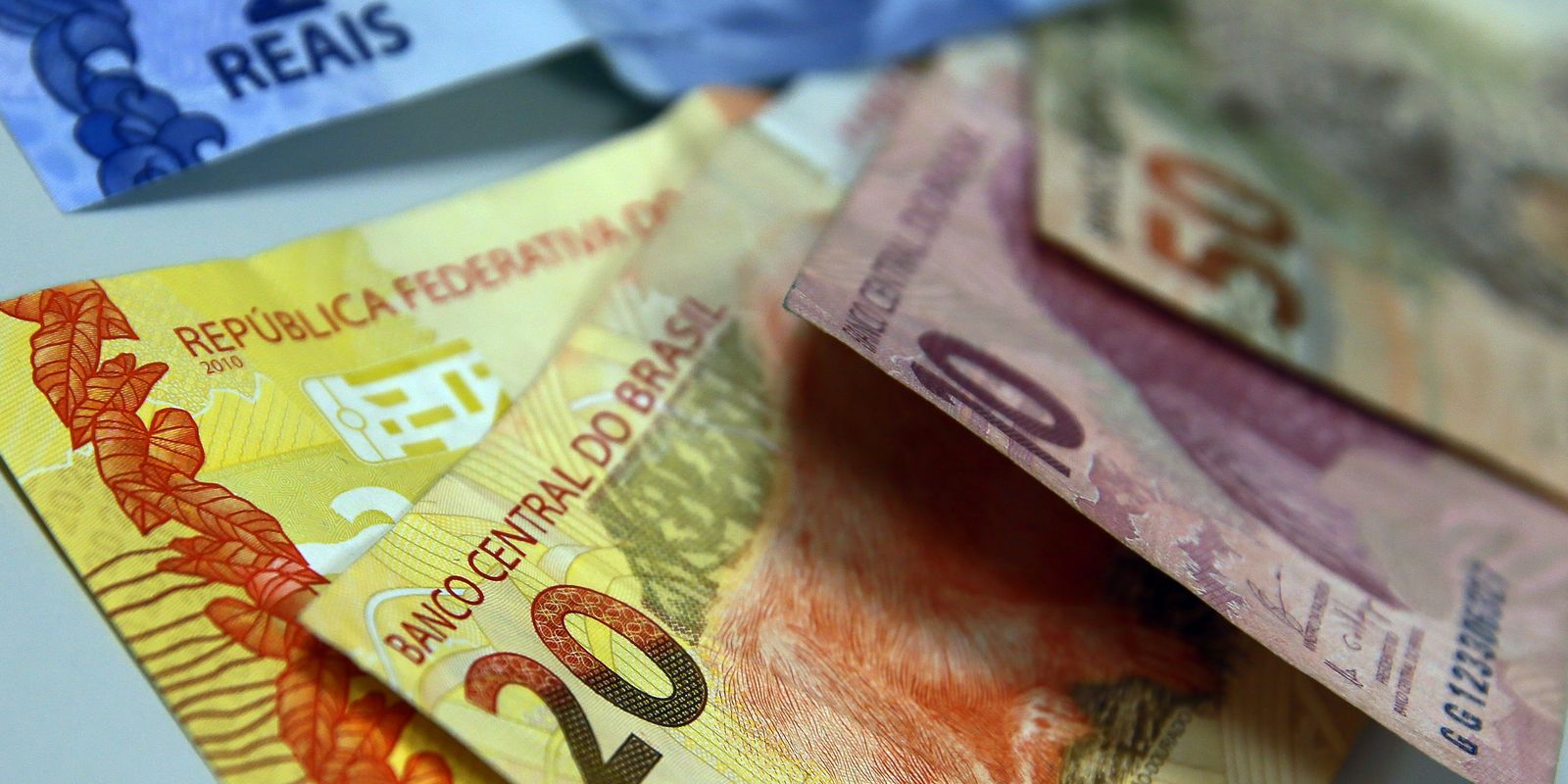 Pé-de-Meia: governo credita pagamento para nascidos em maio e junho