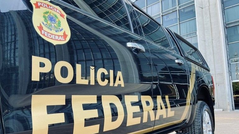 PF apreende cerca de R$ 400 mil em espécie com empresário no RJ