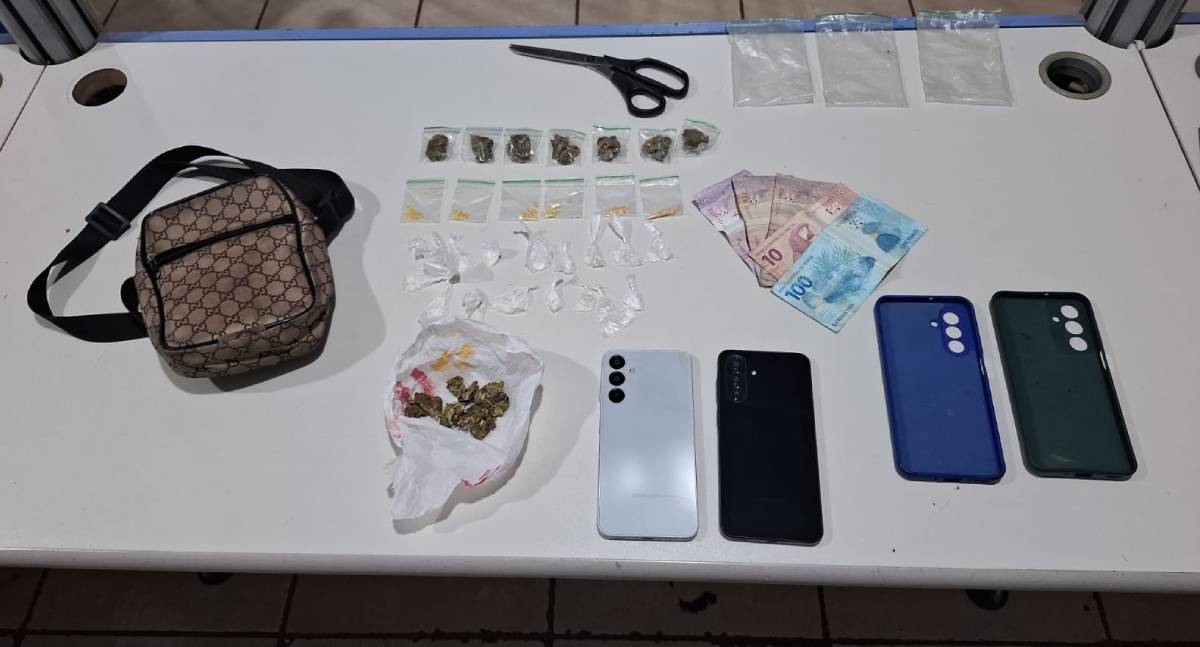 Polícia Militar recupera celulares roubados e fecha ponto de venda de drogas no bairro São Francisco
