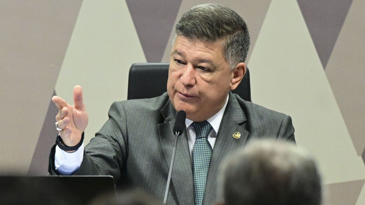 Presidente da CPMI do INSS diz que PF está “filtrando” dados