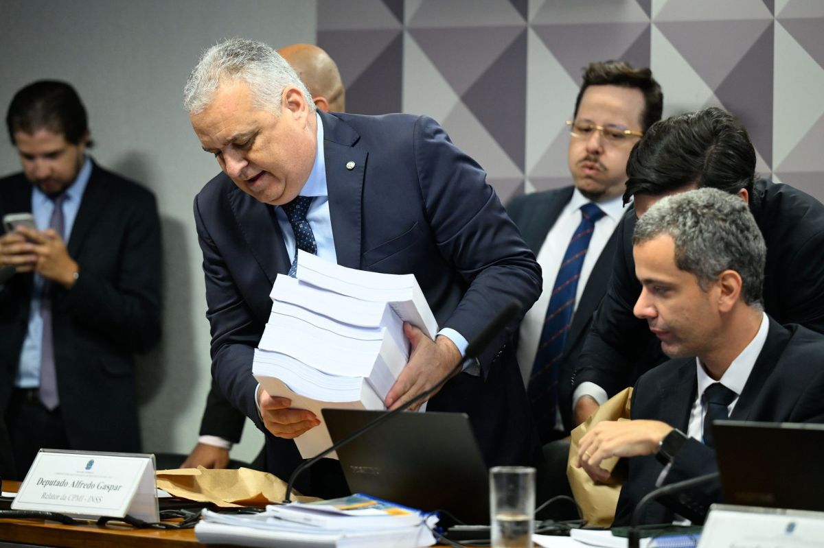 “Todo mundo perde”, diz cientista política sobre fim da CPMI sem relatório